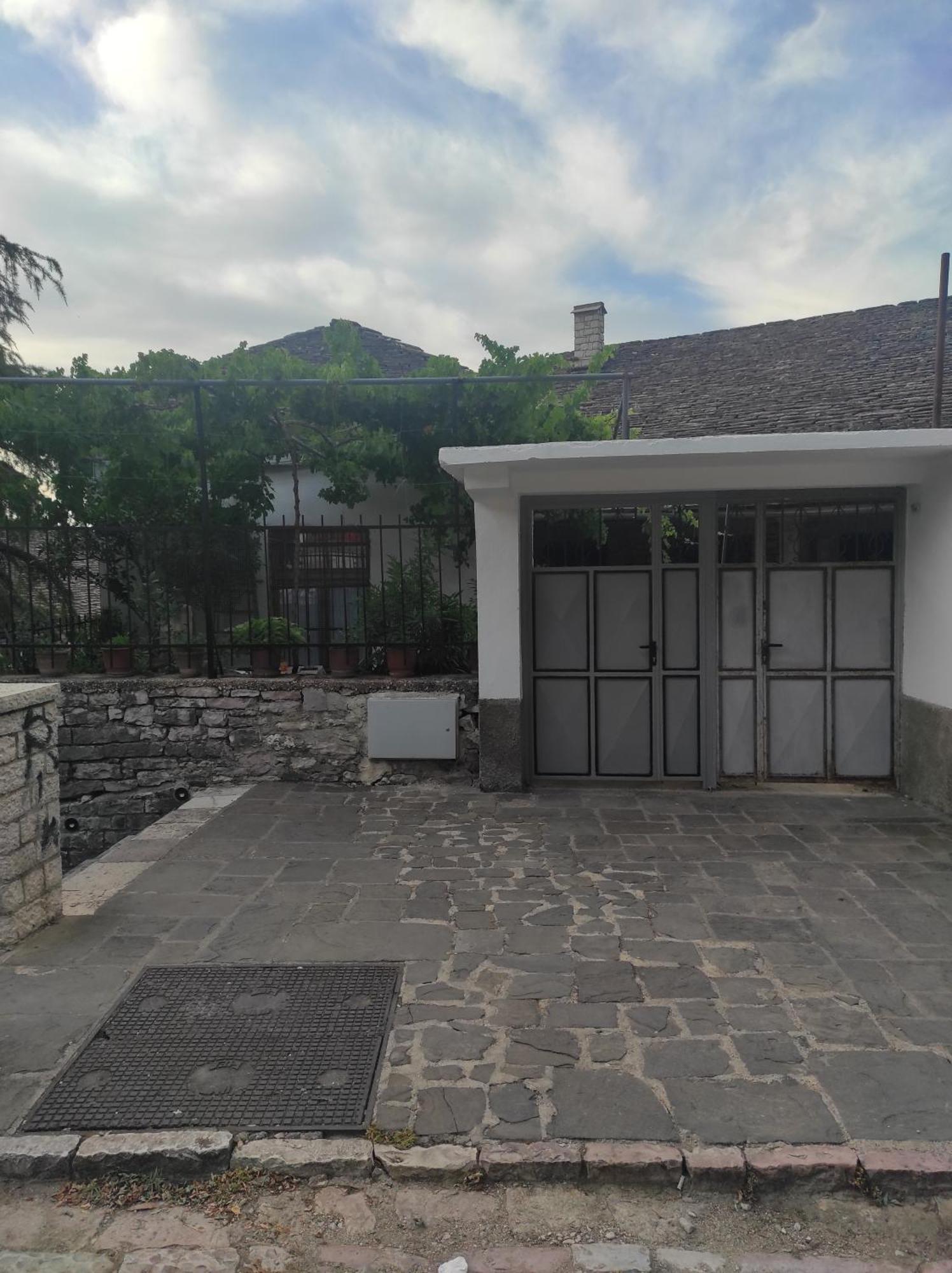 Xheison Apartment Gjirokastër المظهر الخارجي الصورة