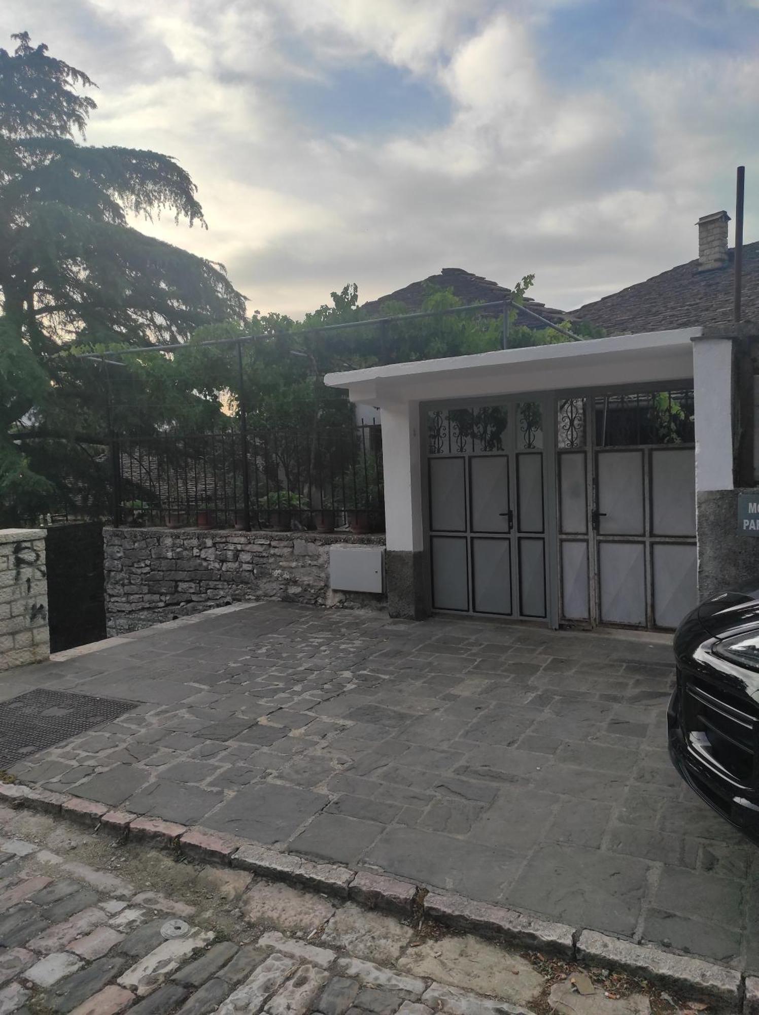 Xheison Apartment Gjirokastër المظهر الخارجي الصورة